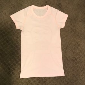Lululemon short sleeved t-shirt